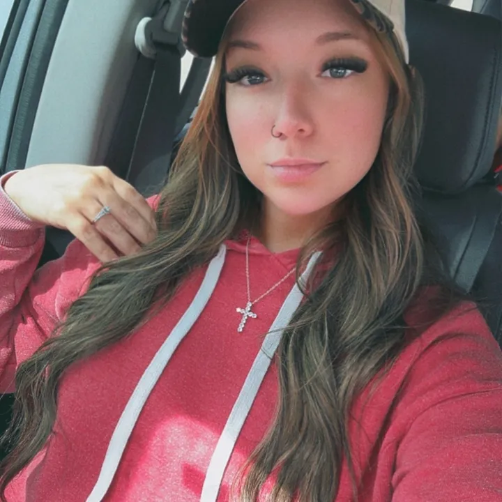 @courteneyathome