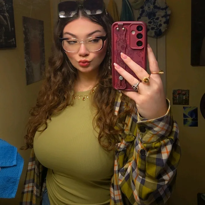 @necia.skye222