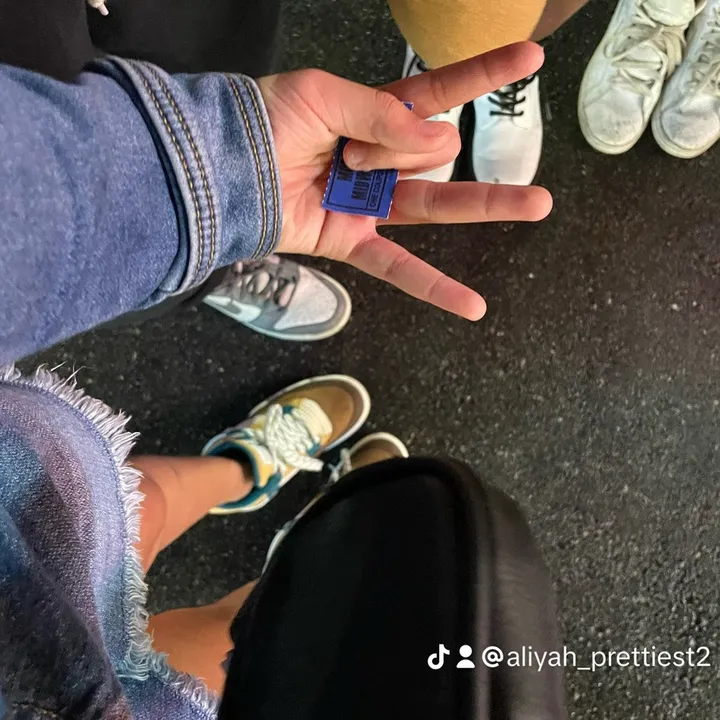 @themoonaaliyah