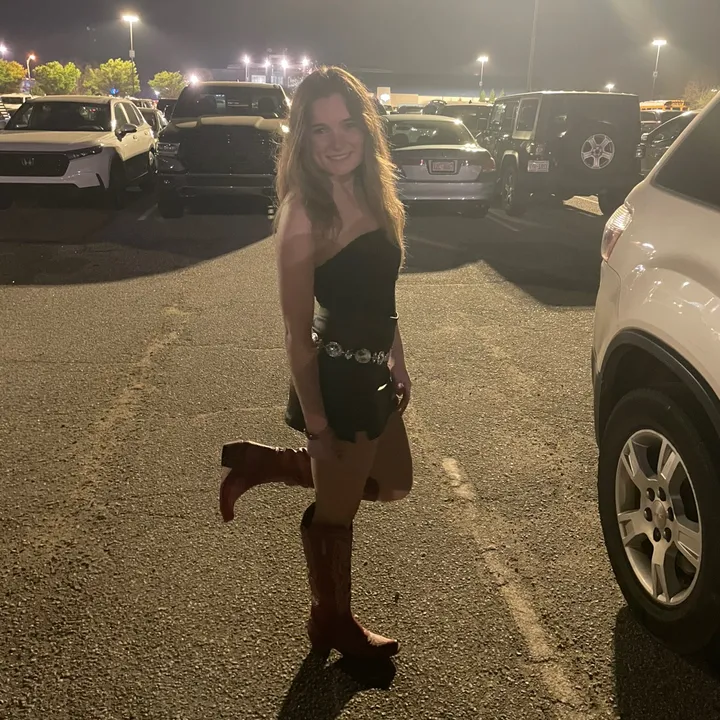 @kelseyvalleen