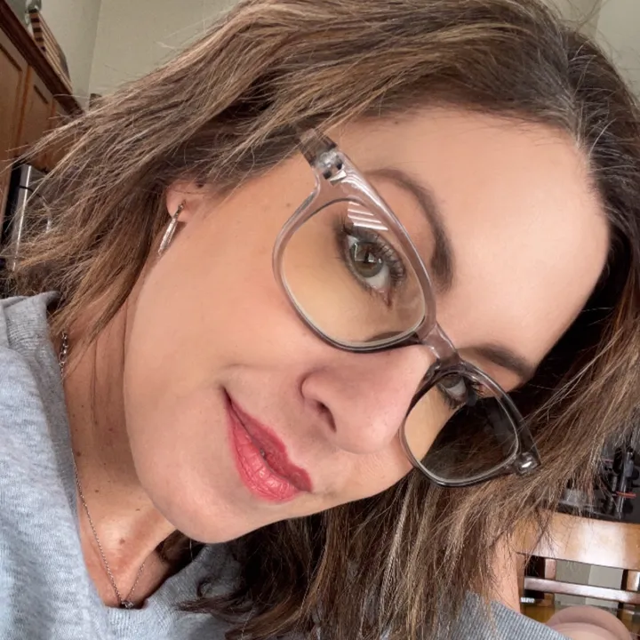 @lynaegomez