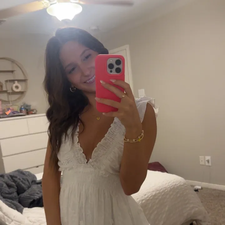 @ella_daws0n