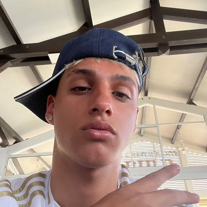 @caaano__
