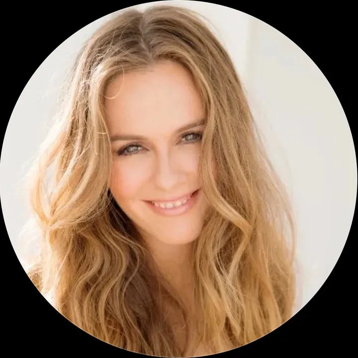 aliciasilverstonee0