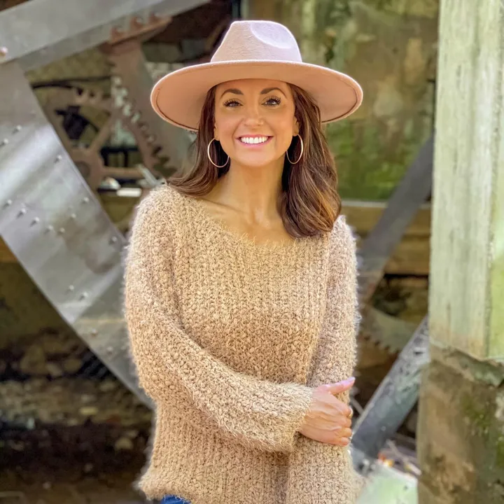 nikkibuzzbee