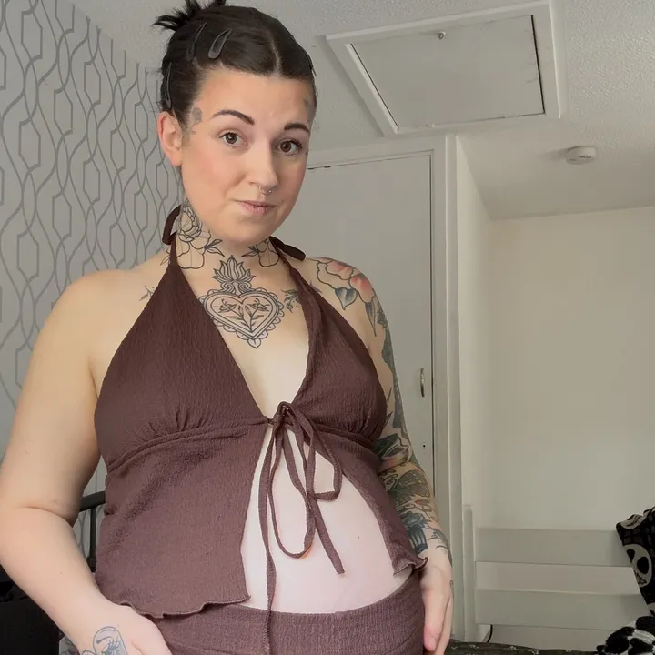 @thataltmum_