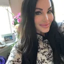 @holliannde