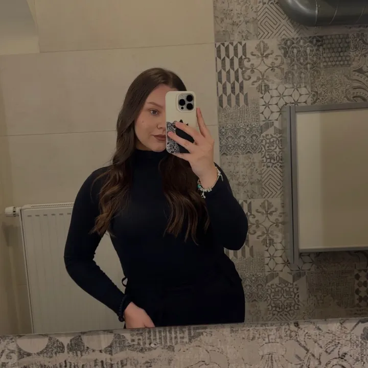@niikolinaav