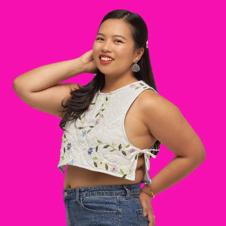 midsizeasianqueen