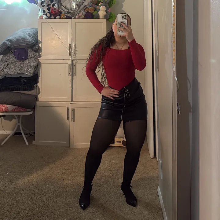 nicolle56