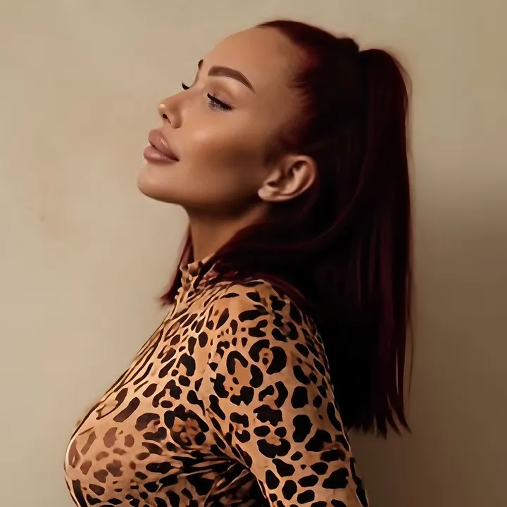 @joliedelacroix