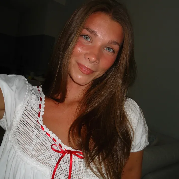 @laineybauman95
