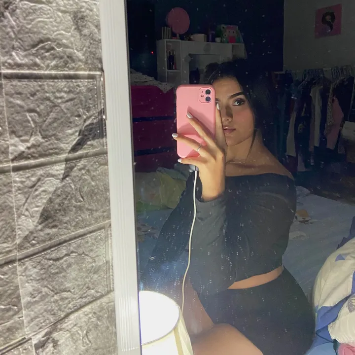 @karlyzambranoo