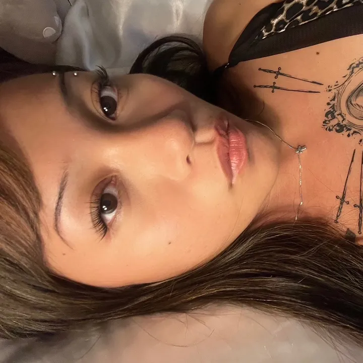 @girlweiner