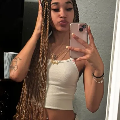 leilaniiii_