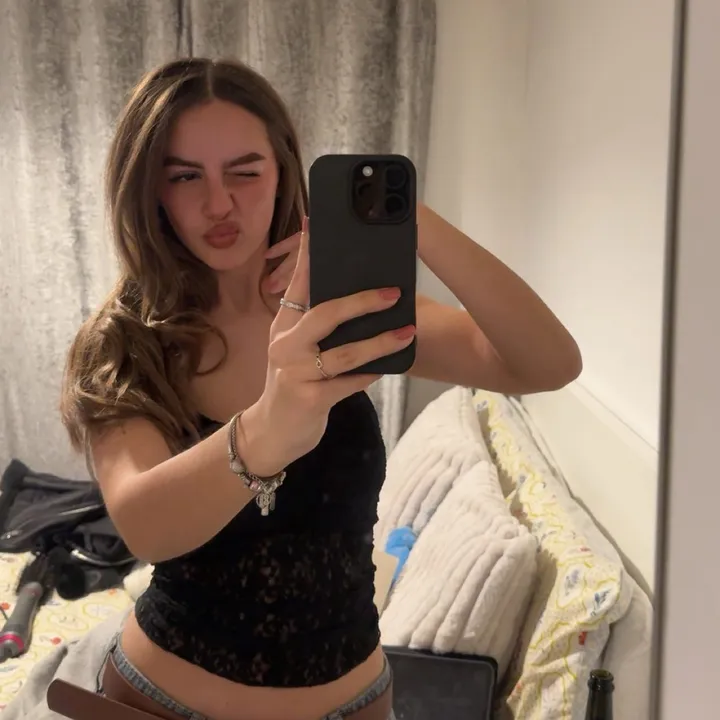 @scarlettbeauchamp_