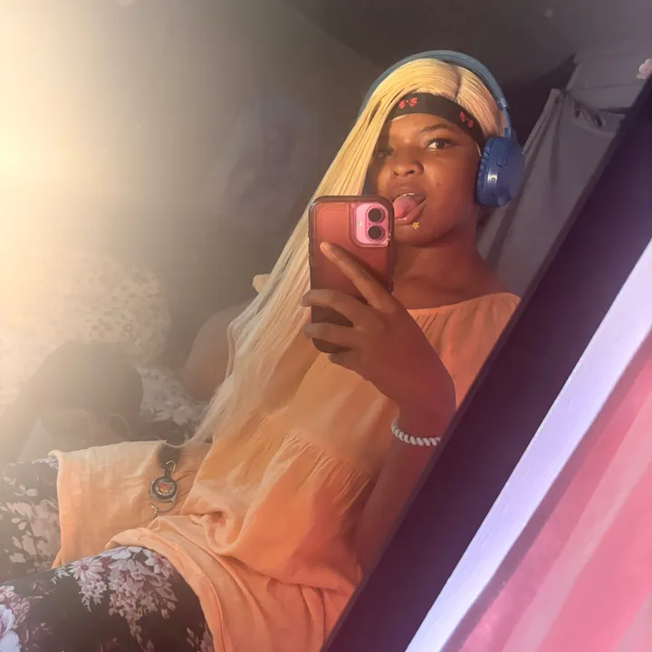 thaagirlllyricc._