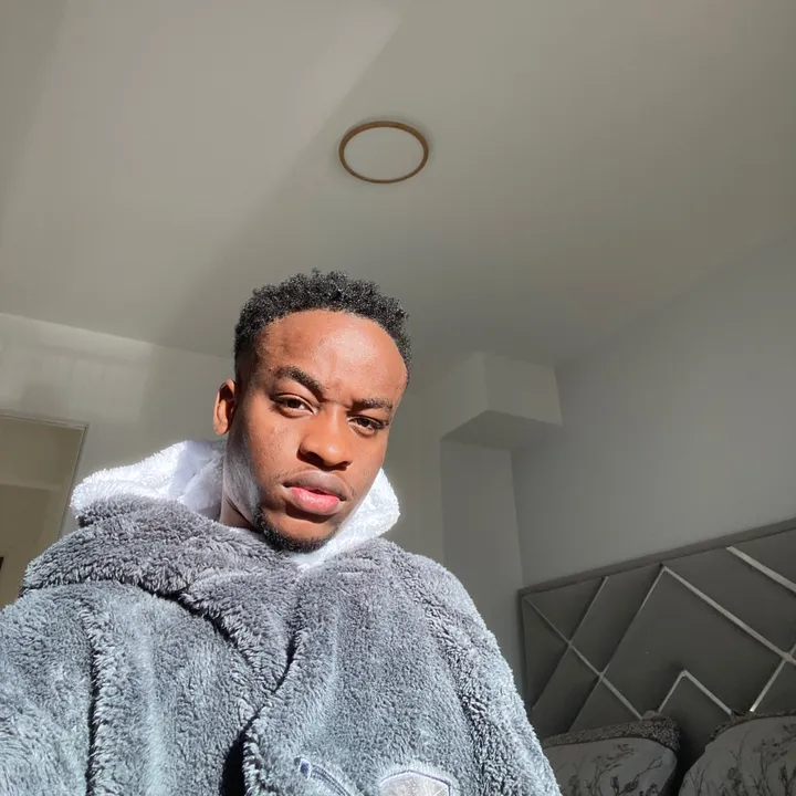 @precieuxs_
