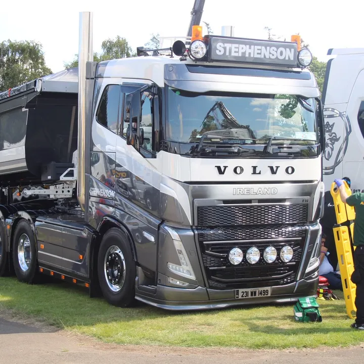 @truck_and_trainspotter