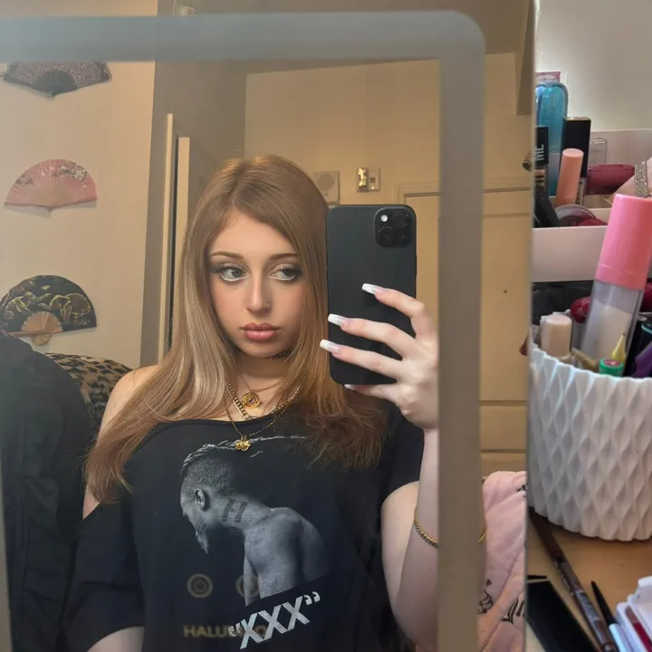 @_jules222_