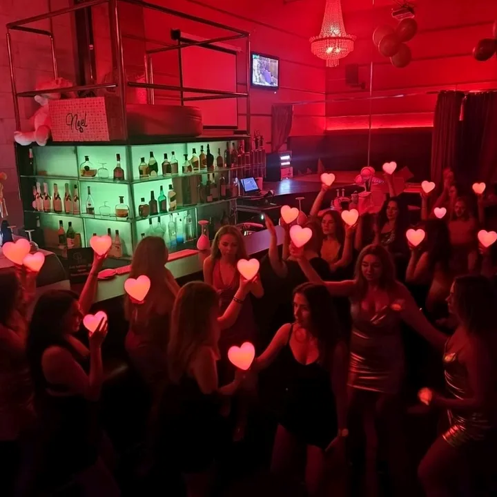 club.paradise.la