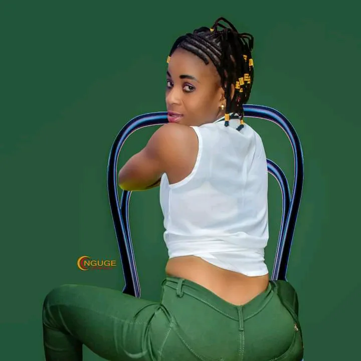 @eliza_mideko