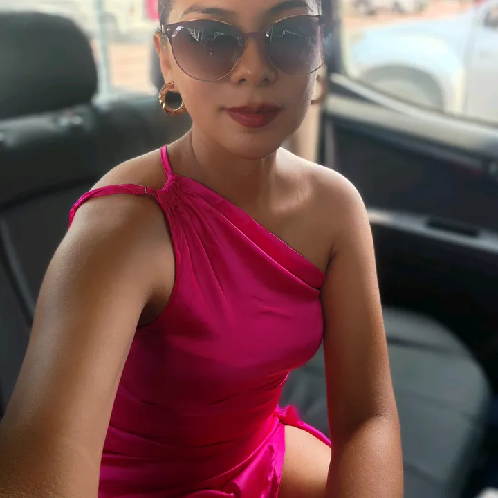 @vanianavarro024