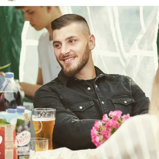 na.luzaaka