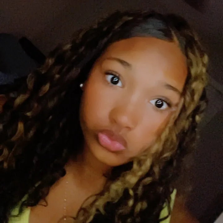 @kaizlyns.curls