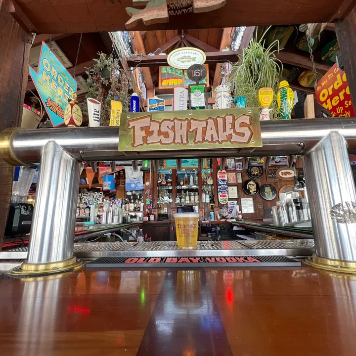 fishtales_barstaff