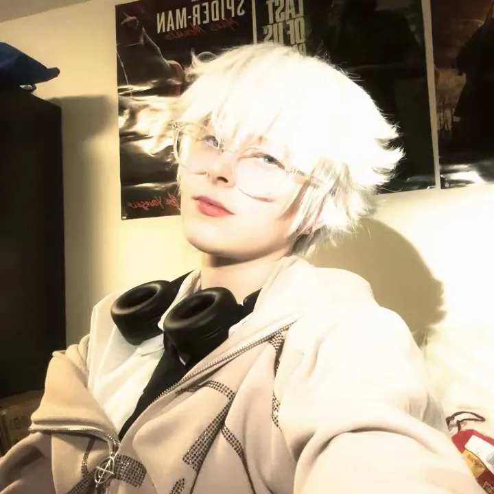 @teaser.cos