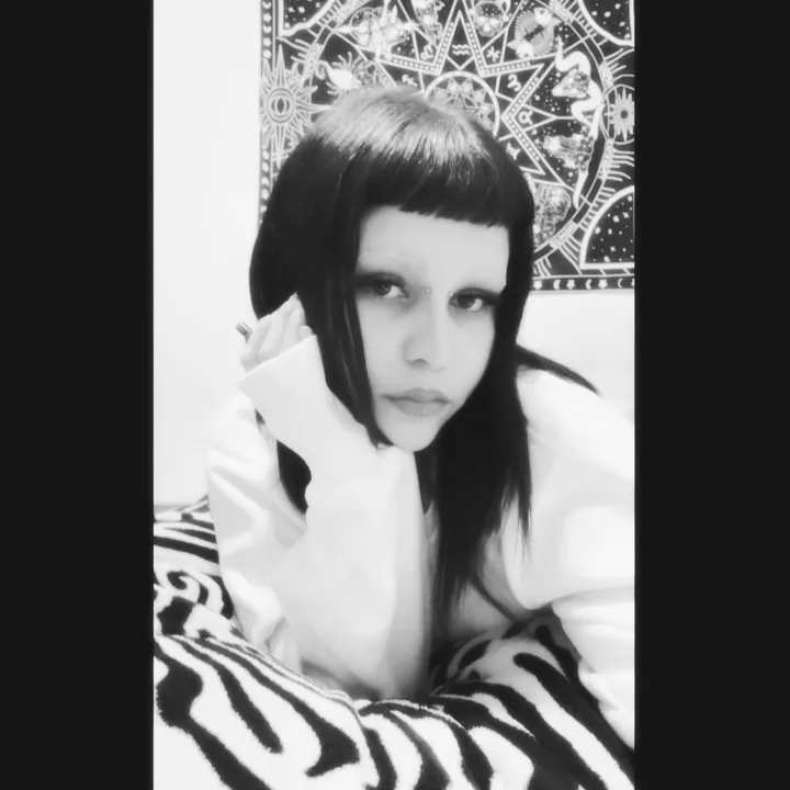 @lifeisbutastream_