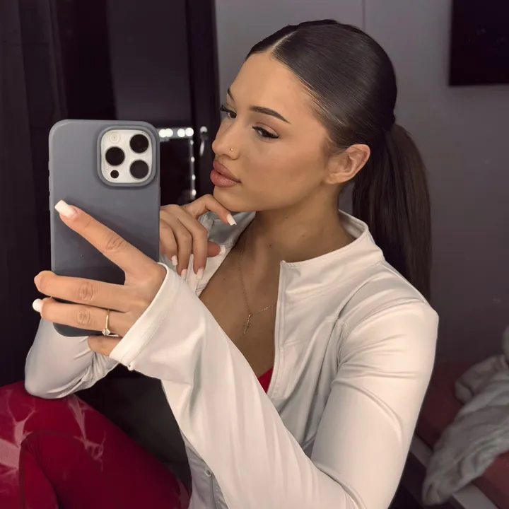 @mirelaaa____