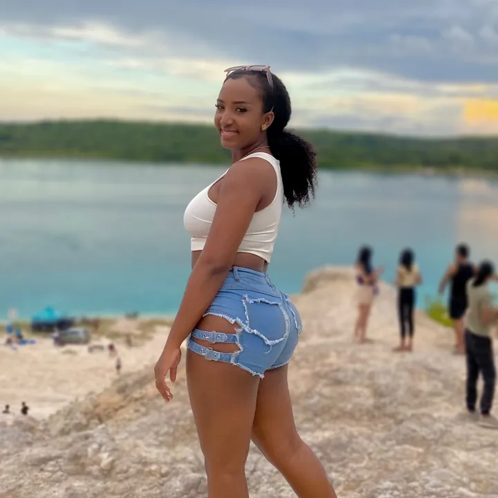 @queen_ashli