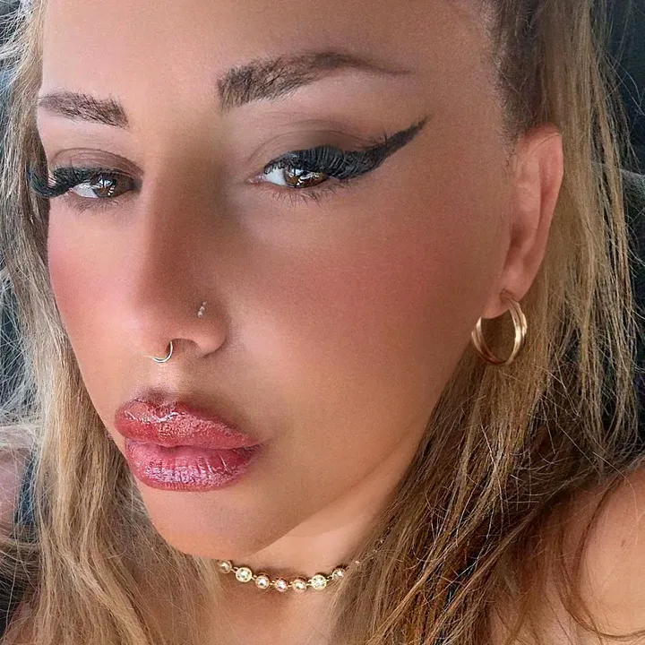 @mia_ares_cherie
