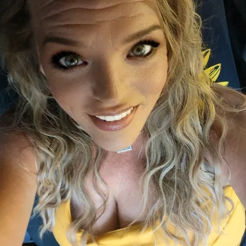 @caseyreneeeee