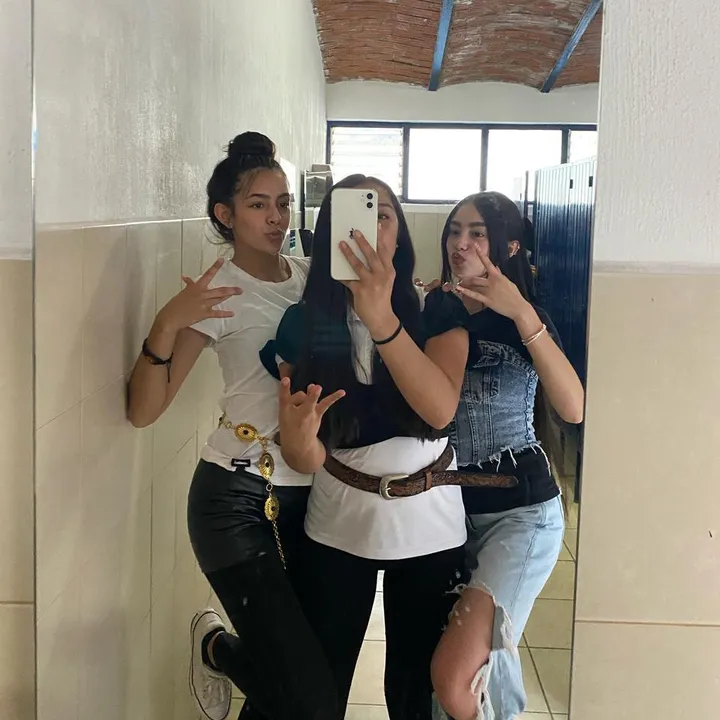 @bellakasss