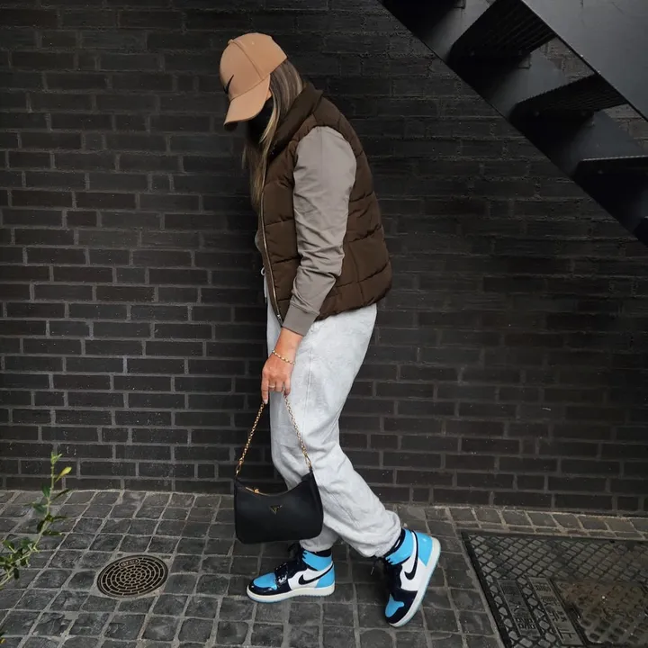 sneakherscanada