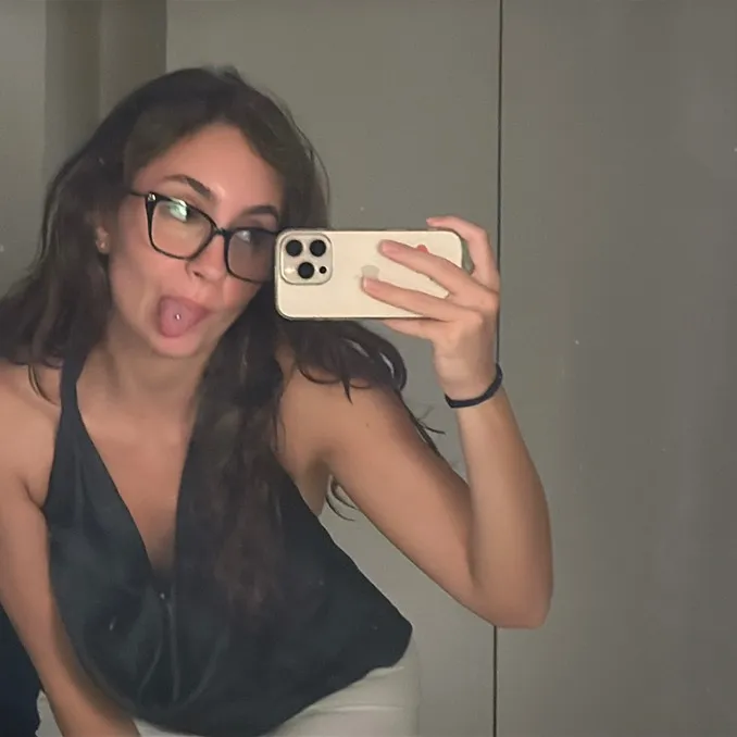 @elenacalii