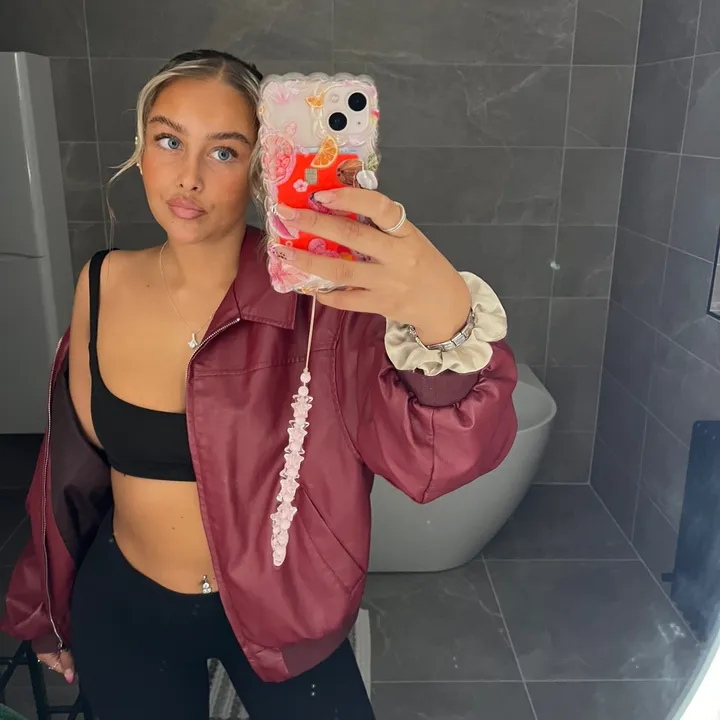 @annagarratt