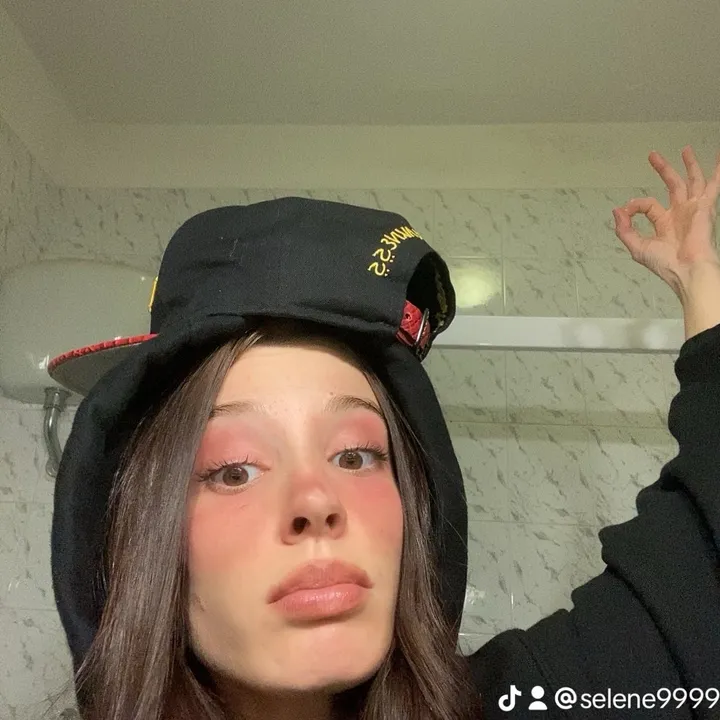 @selene99998