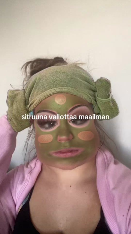 TikTok video thumbnail by carolinhhelene