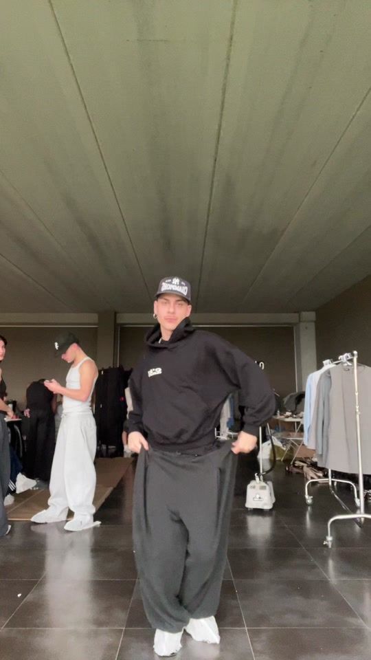 TikTok video thumbnail by hugeyow_
