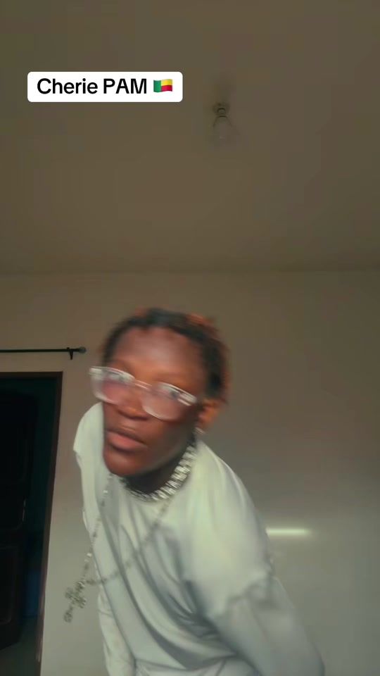 TikTok video thumbnail by lovarin_dance
