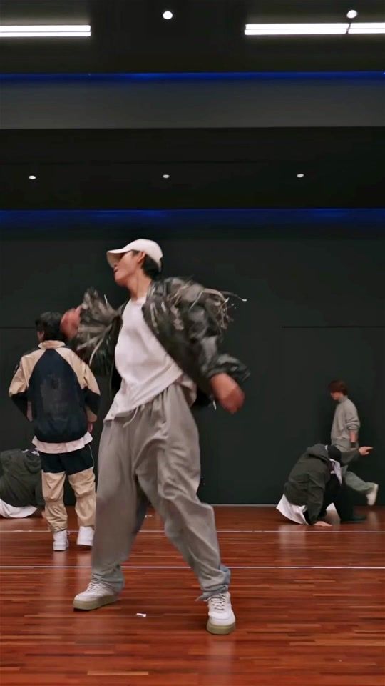 TikTok video thumbnail by r1kivee_