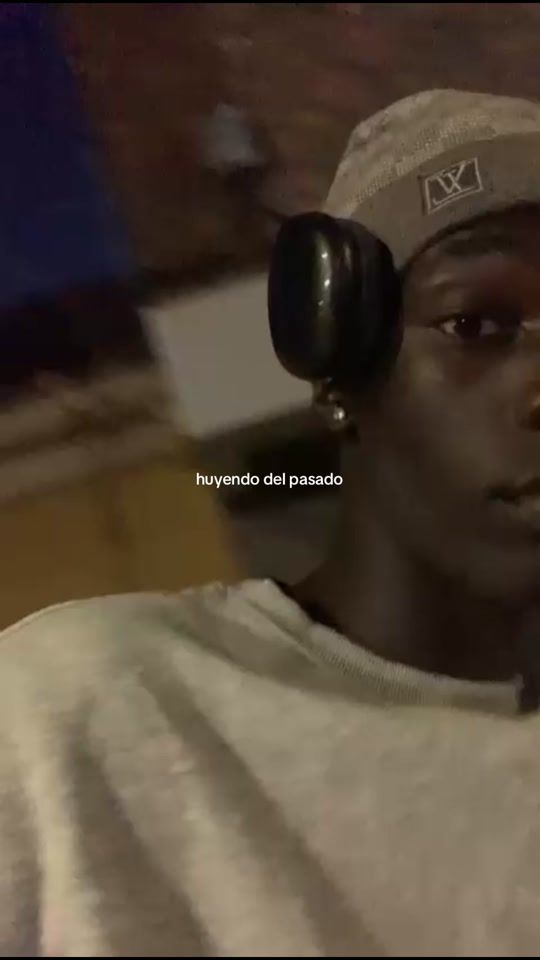 TikTok using SUBEME LA RADIO