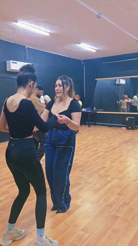 TikTok video thumbnail by jiji.show4