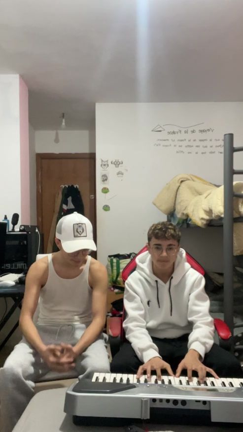 TikTok video thumbnail by gemeloscortes_oficial