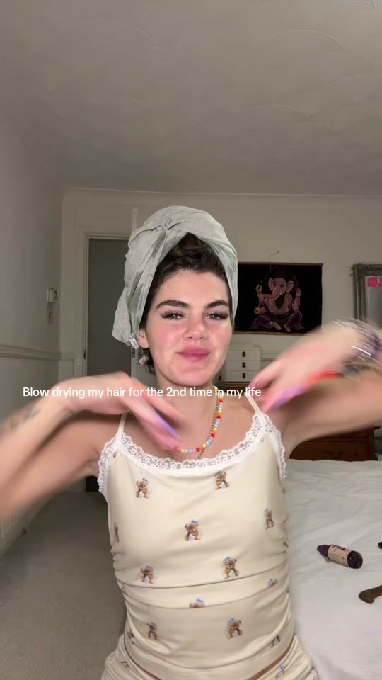 TikTok video thumbnail by chloesinclairjo