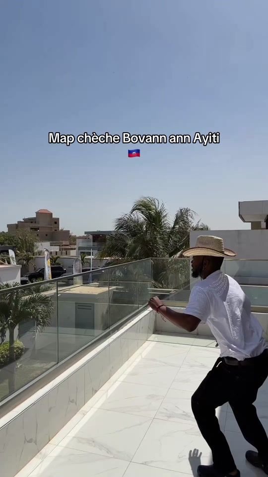 TikTok video thumbnail by jojolecomedien1